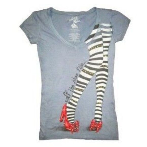 Wizard of Oz "If the Shoe Fits" Tee Shirt Jrs Medium - Picture 1 of 12